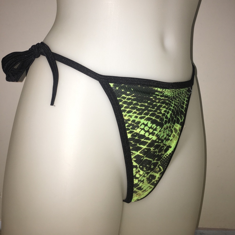 Bikini - Picture 5 of 6